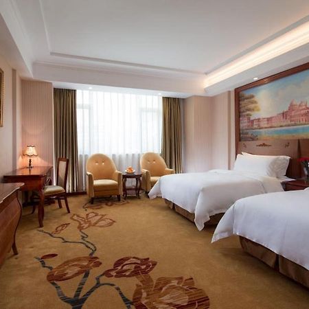 Vienna Hotel Puning South Huancheng Road High-Speed Train Station Buitenkant foto