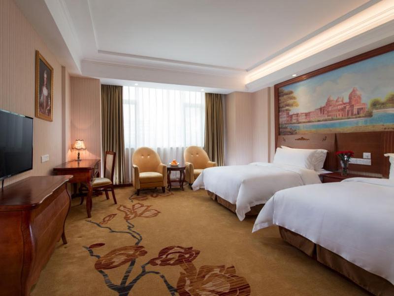 Vienna Hotel Puning South Huancheng Road High-Speed Train Station Buitenkant foto
