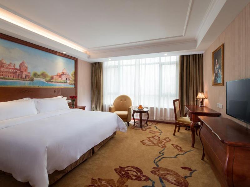 Vienna Hotel Puning South Huancheng Road High-Speed Train Station Buitenkant foto